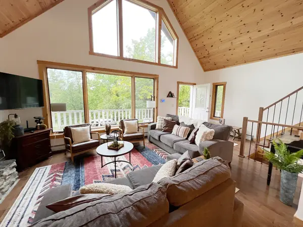 Living windows vaulted