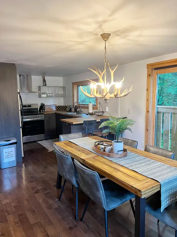Dining kitchen overview
