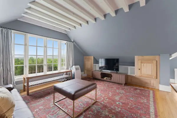 Loft living vaulted beams