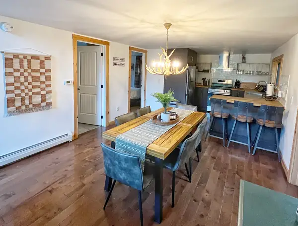 Dining bar wide