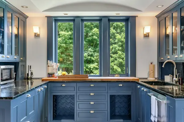 Kitchen prep counter