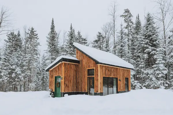 Side view of Simple Haven in winter